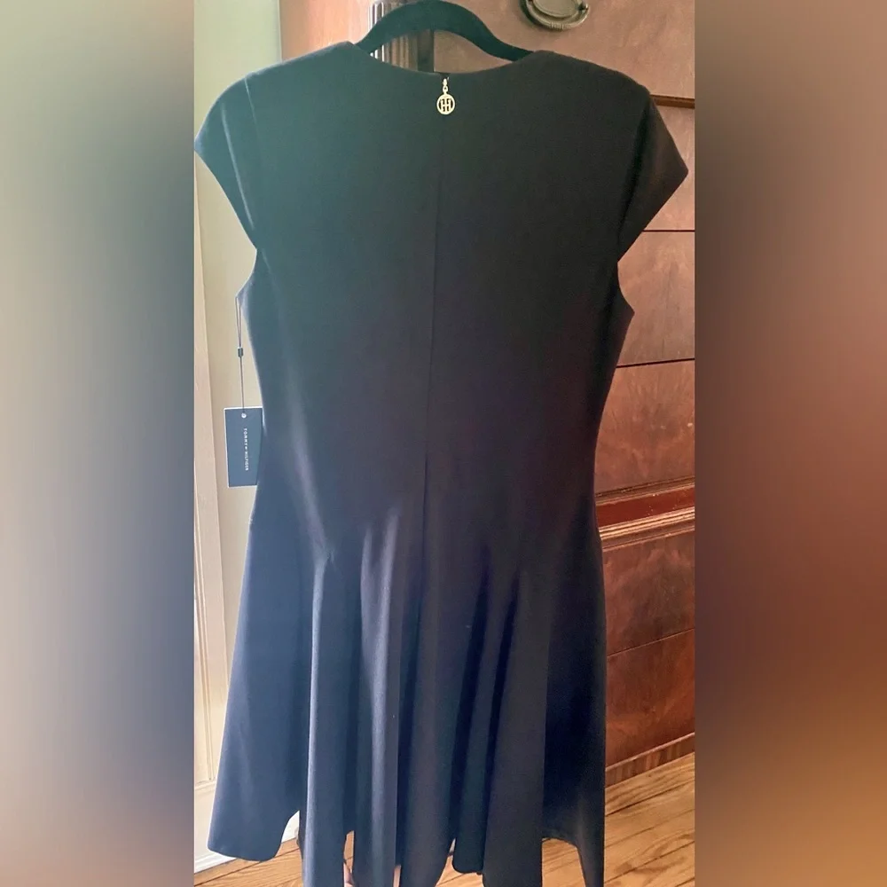 Tommy Hilfiger NWT Little Black Dress Size 8 with Gold Tone Zip Pull S/S Poly - Picture 2 of 8